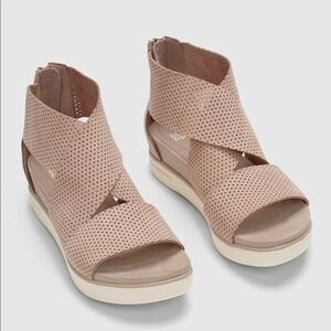 Womens' Sport Perforated Nubuck Leather Platform Sandals Pink Size 9.